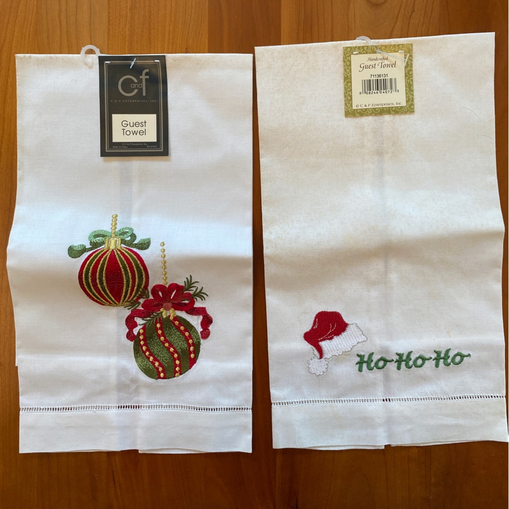 Pair of Vintage Embroidered Christmas Guest Towels - NWT